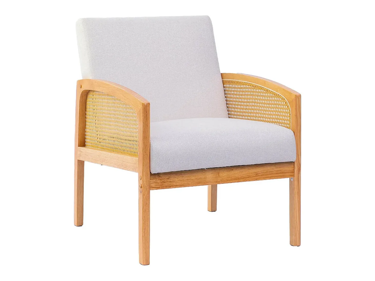 Butaca de de tela en color blanco y estructura de madera y ratán en color beige Cien