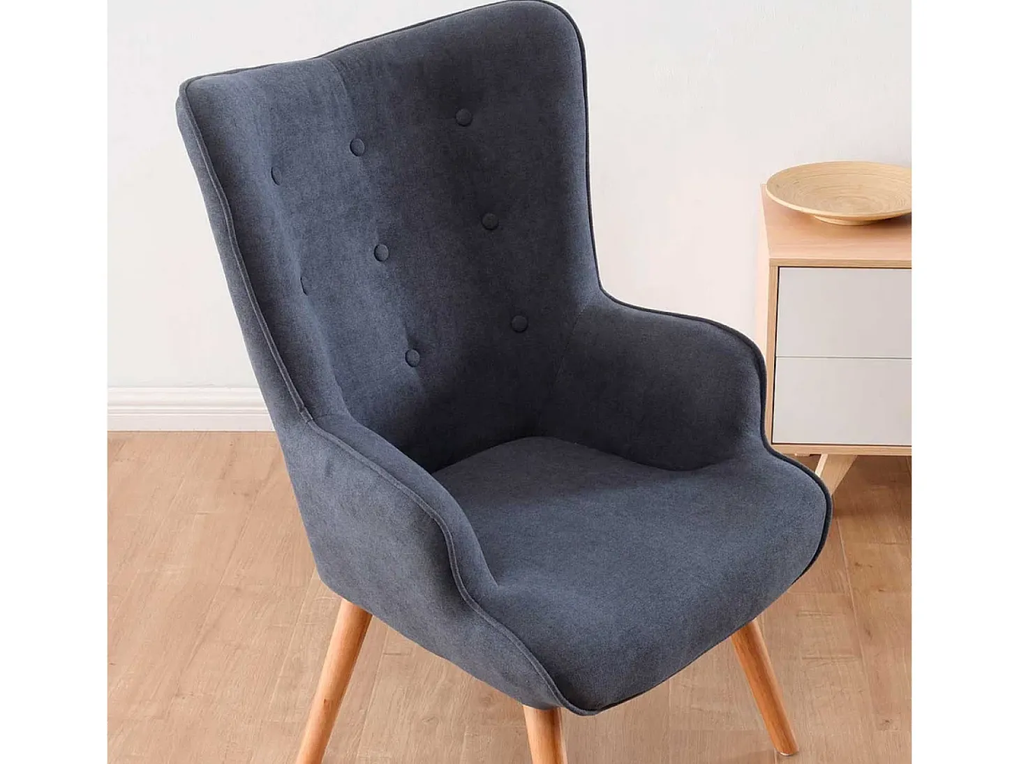 Butaca Voss diseño capitoné gris 95x71x75 cm Adec