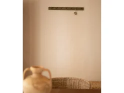 Colgador de pared de madera maciza en tono verde de 61x5cm - KATE - DECOWOOD