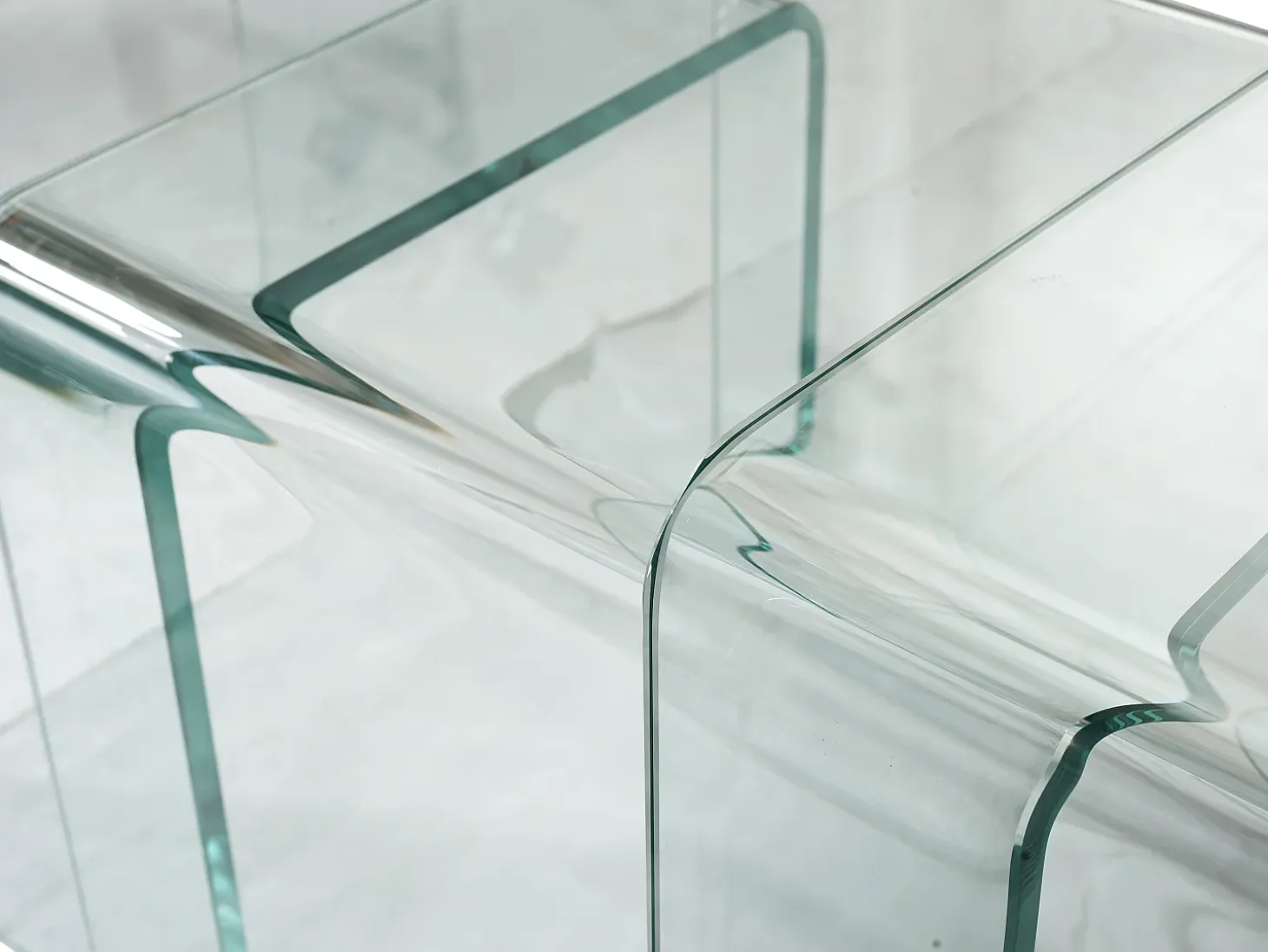 Conjunto 3 mesas de centro de cristal curvado MINKA