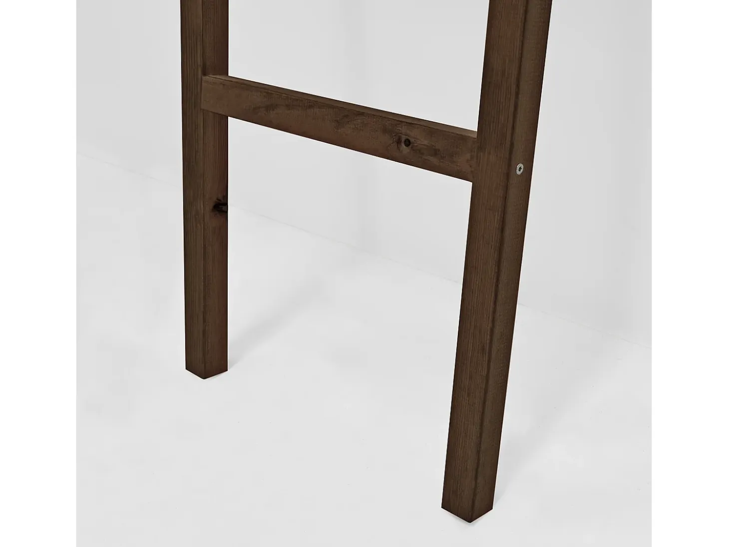 Escalera de madera maciza en tono nogal de 118x41cm - STAIRS - DECOWOOD