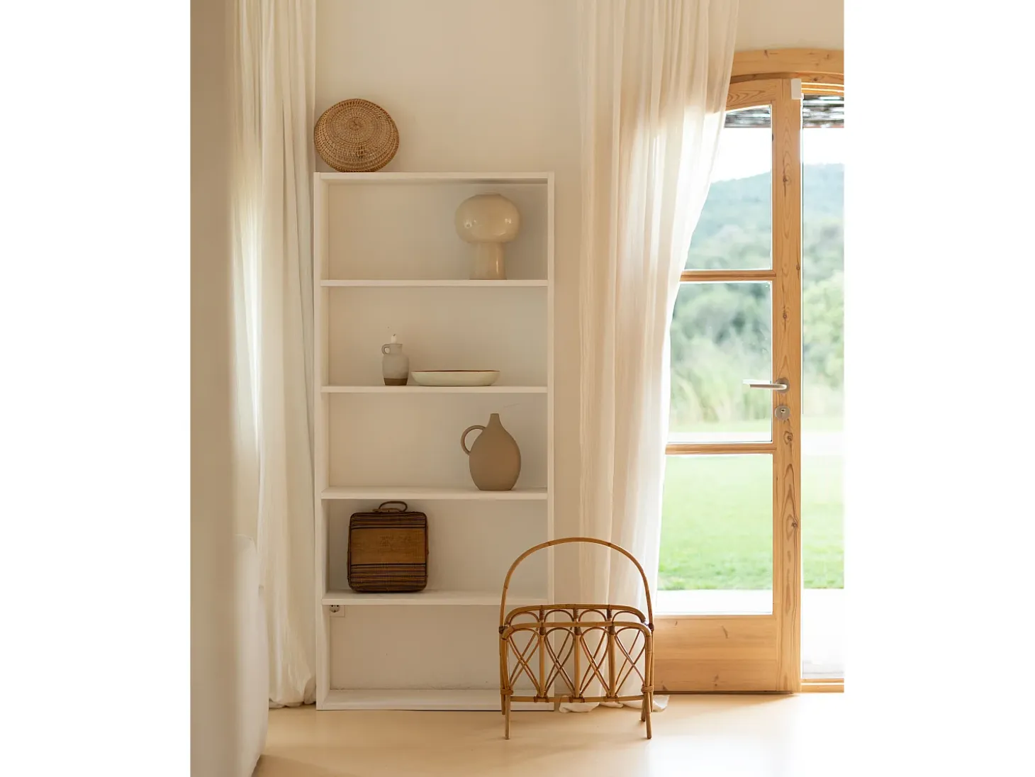 Estantería de madera maciza con 4 estantes blanco - SAURA - DECOWOOD