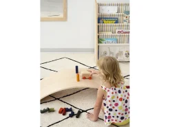 Librería contrachapado de pino y textil África Montessori