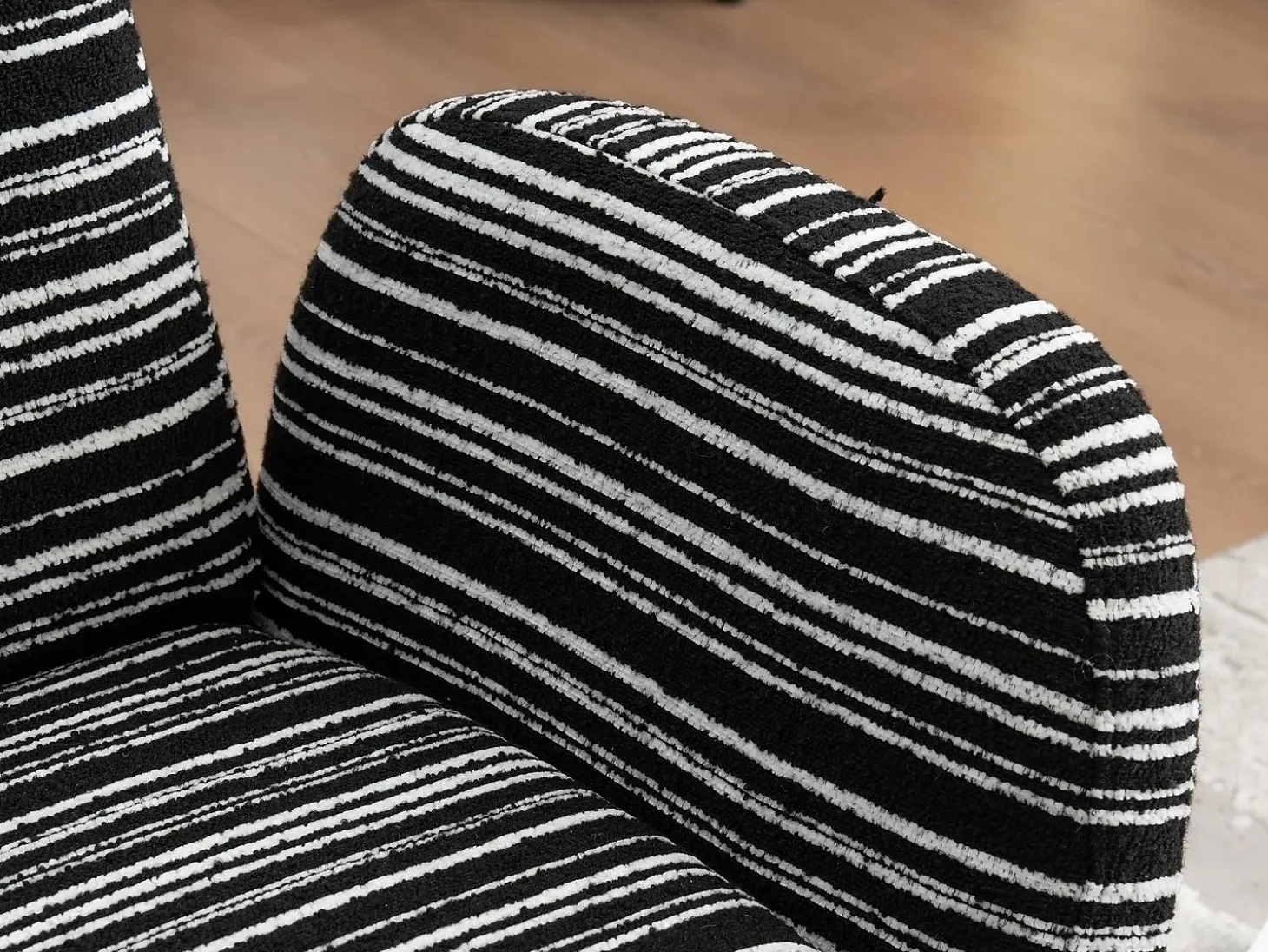 Línea 1.0 - Sillón Relax Bouclé con Reposabrazos con Bolsillos - Confort Ergonómico - Color Caqui - Para Decorar Cualquier Habitación