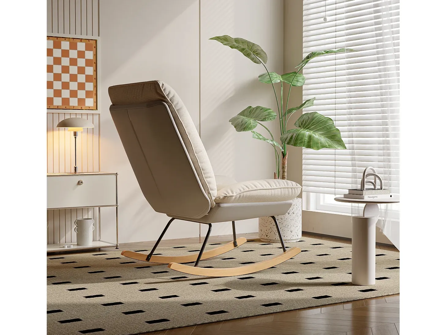 Mecedora ergonómica con cojín beige y estructura gris, diseño moderno en tela/piel sintética.