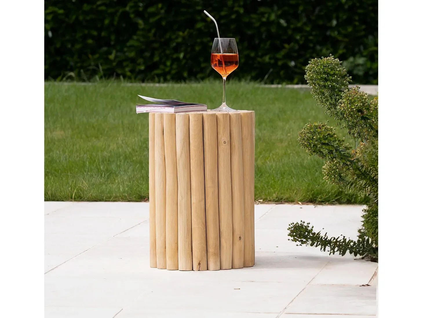 Mesa auxiliar de jardín redonda de 30cm en troncos de teca - Imani
