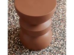Mesa auxiliar de metal terracota