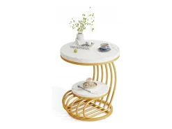 Mesa auxiliar de mármol artificial de dos niveles, Mesa de noche moderna en oro blanco con marco en forma de arco de metal para el salón (1 unidad)