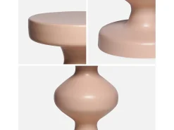 Mesa auxiliar o mesita de metal nude