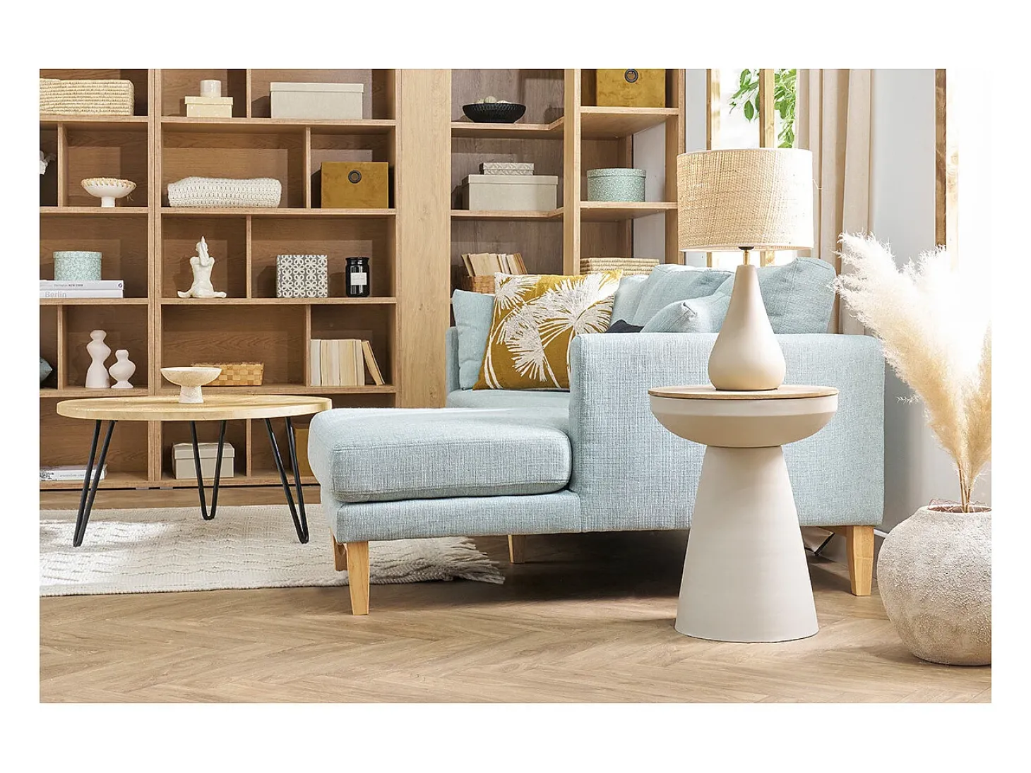 Mesa auxiliar redonda de diseño con almacenaje de metal greige y madera maciza de mango 52 cm TAM