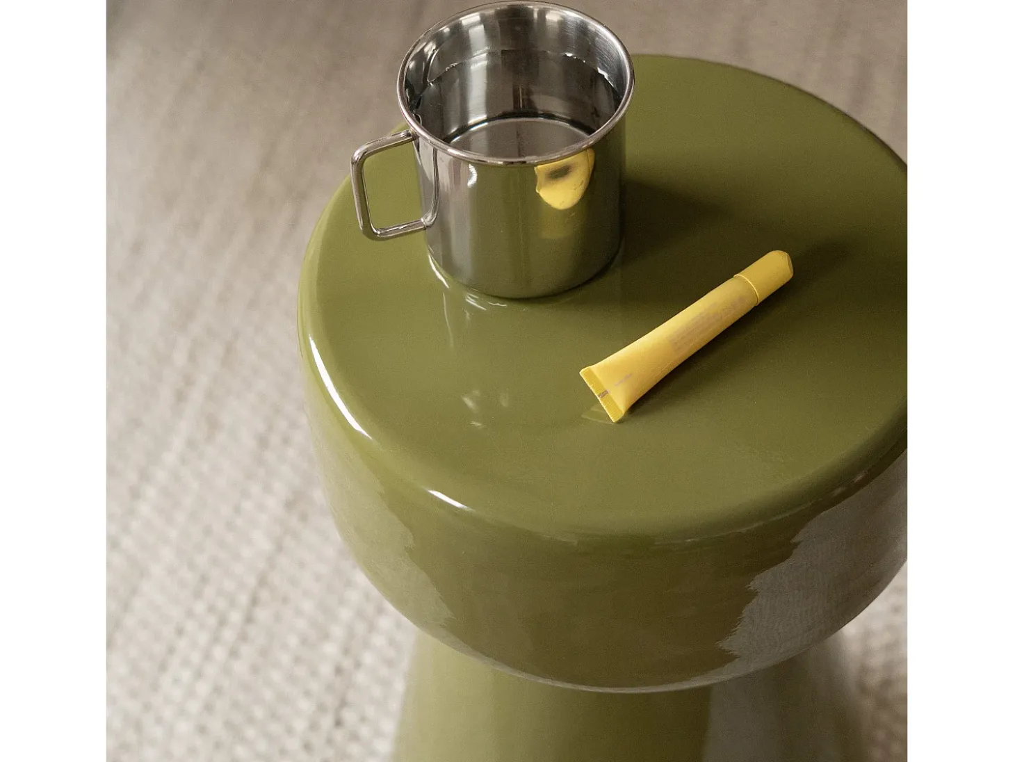 Mesa auxiliar redonda de metal verde - Athéna