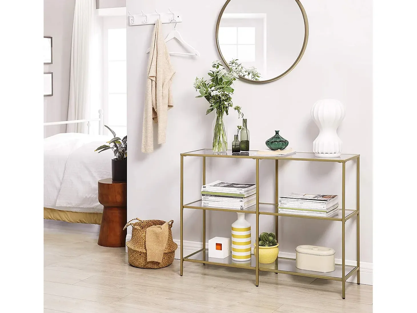 Mesa consola Valora LGT27G con estantes de cristal dorado