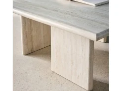 Mesa de centro baja y cuadrada beige travertino