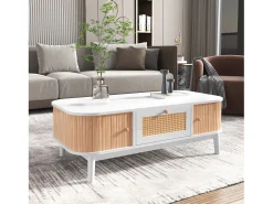 Mesa de centro de ratán con cajones y puertas en estilo rústico natural.