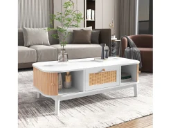 Mesa de centro de ratán con cajones y puertas en estilo rústico natural.