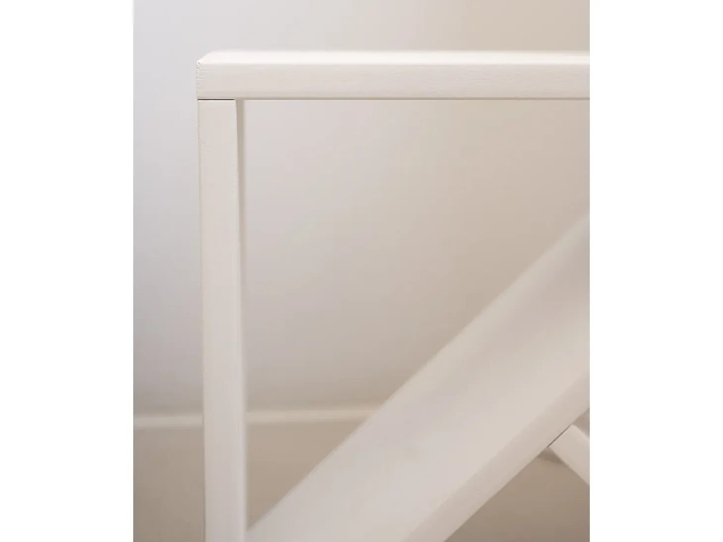 Mesita de madera maciza en tono blanco de 40x40cm - STOKE - DECOWOOD