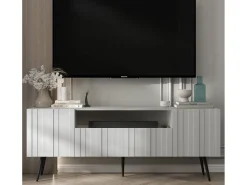 Mueble de TV con 3 puertas y hueco – Cuerpo blanco mate, frentes acanalados blanco mate – 150 cm, patas negras