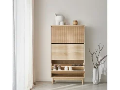 Mueble para zapatos de color nogal con 3 puertas natural