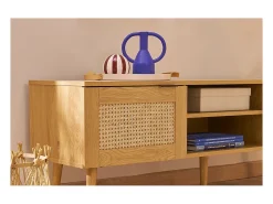 Mueble TV de madera clara, mimbre y metal negro con 2 puertas 140 cm MANILLE