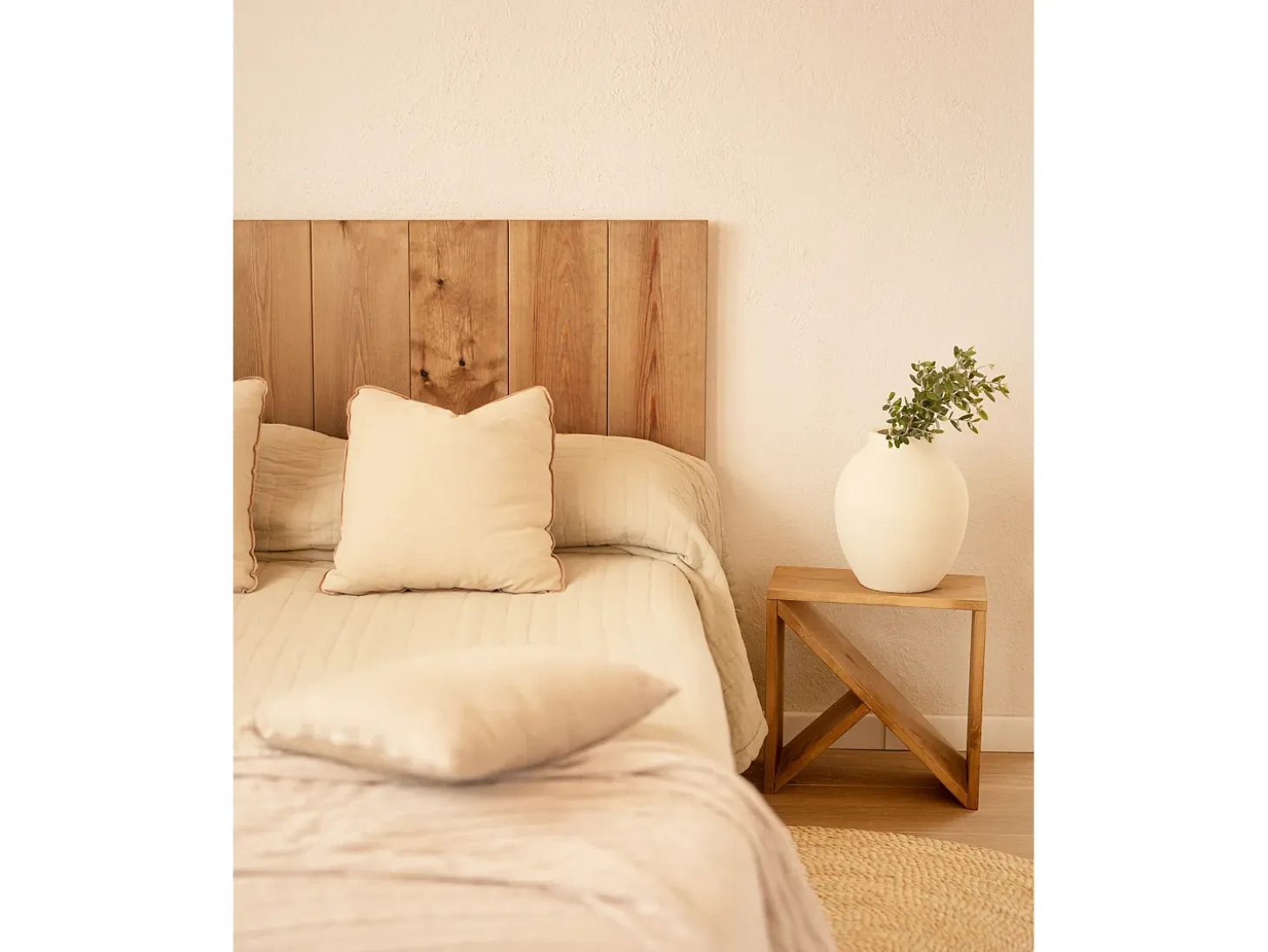 Pack 2 mesitas de madera maciza en tono roble oscuro de 50x50cm - STOKE - DECOWOOD