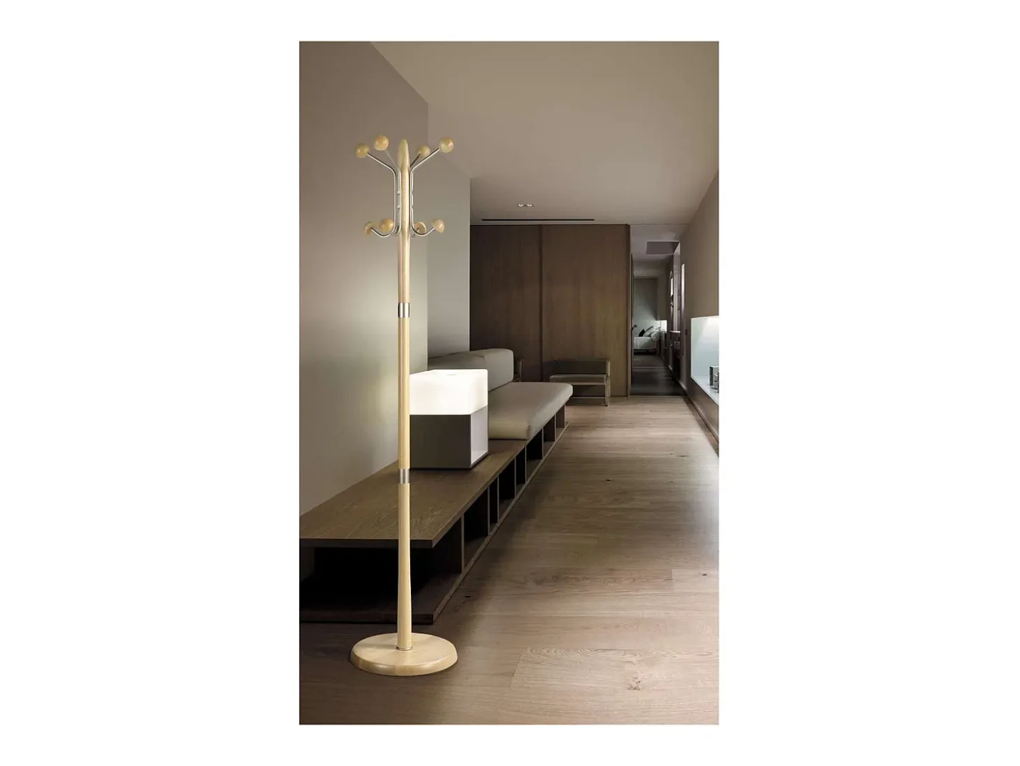 Perchero mod. 420 herrajes en cromo satinado lacado cambrian, 180 cm(alto)37 cm(ancho)37 c
