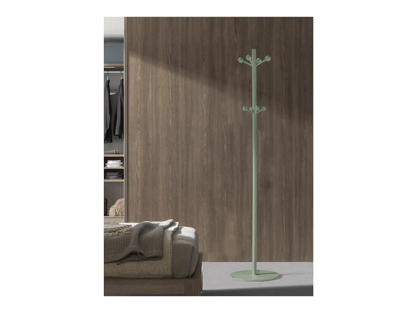 Perchero mod. 402 lacado en color verde, 180 cm(alto)37 cm(ancho)37 cm(largo)