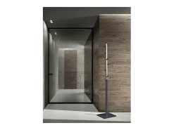 Perchero moderno mod. 428 herrajes en cromo satinado lacado azabache, 180 cm(alto)34 cm(an