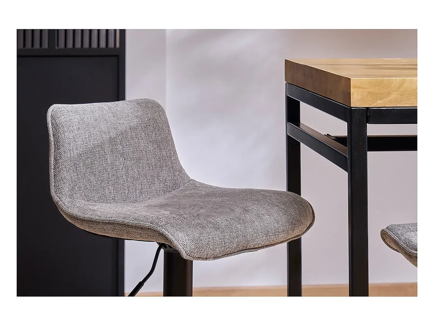 Set de 2 taburetes de cocina regulables y giratorios 360º de tejido efecto aterciopelado gris y metal negro BOOST