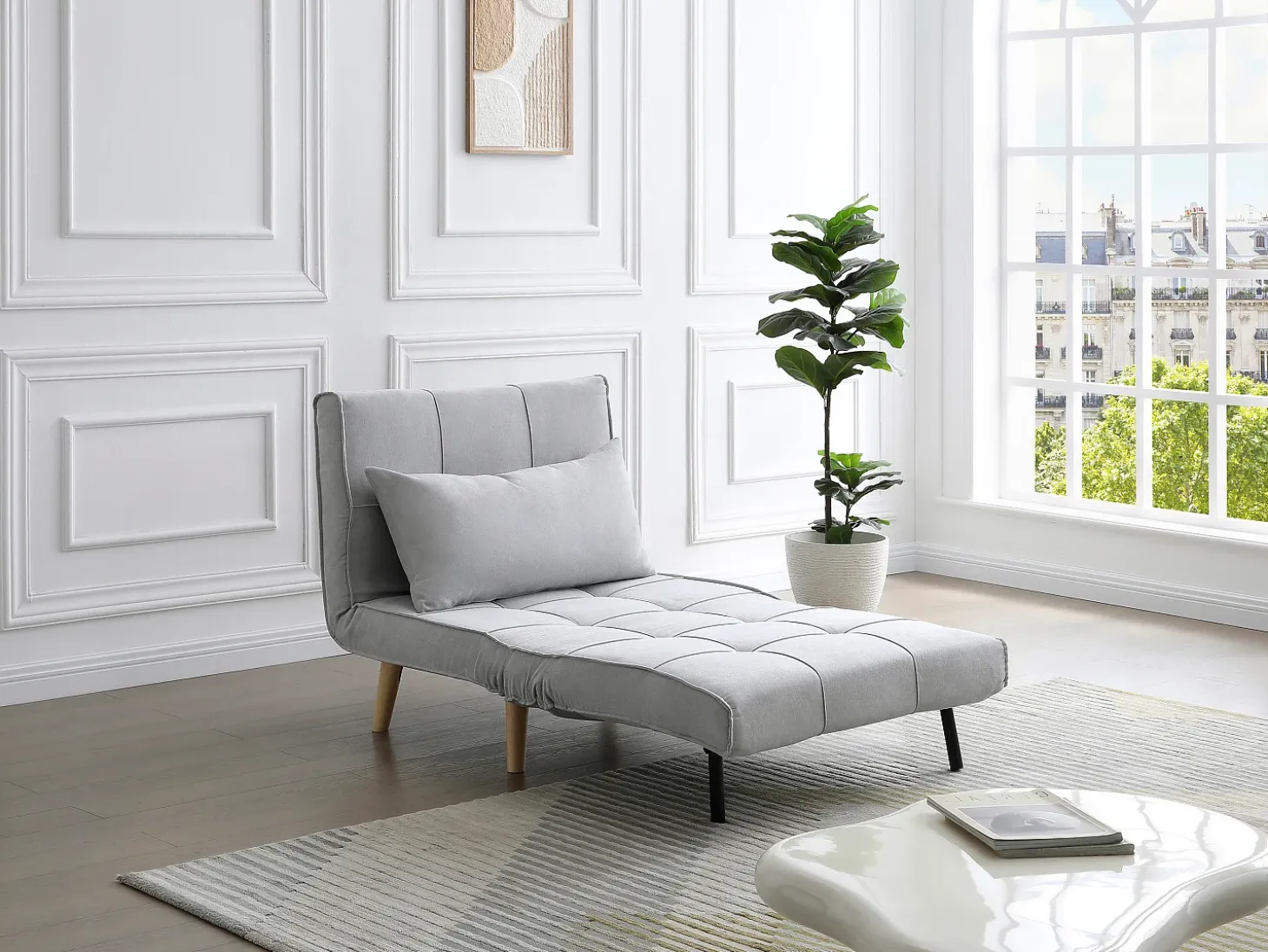 Sillón cama en tela gris claro y patas de madera CHILA