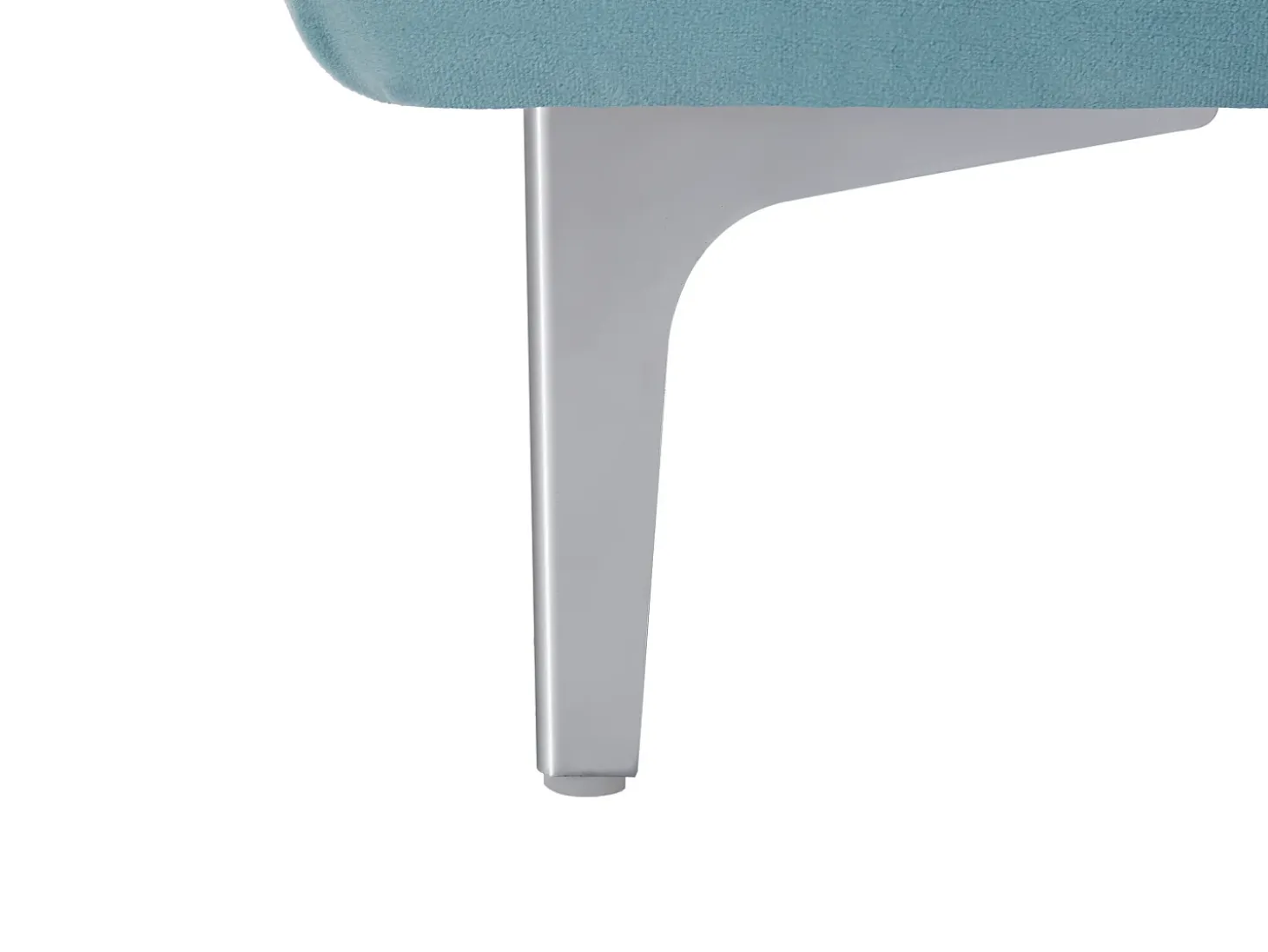 Sillón chéster de terciopelo azul claro y patas de metal EDWINA