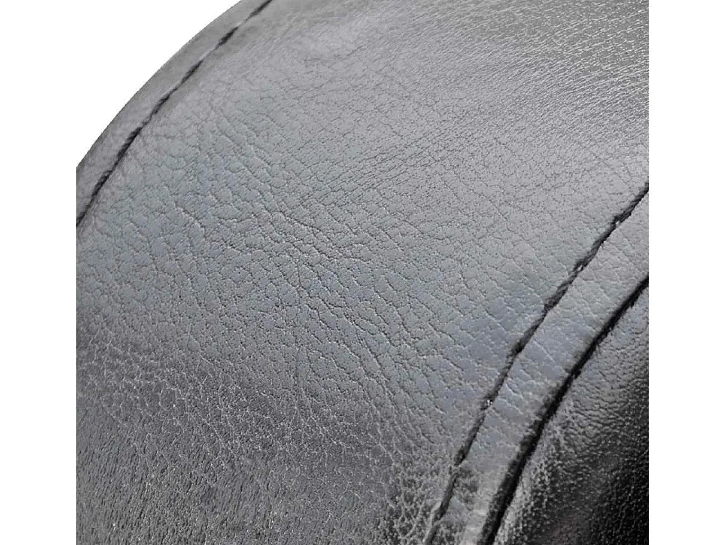 Sillón de cuero sintético negro