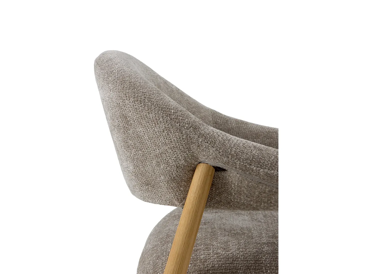 Sillón de madera de roble tapizado en topo