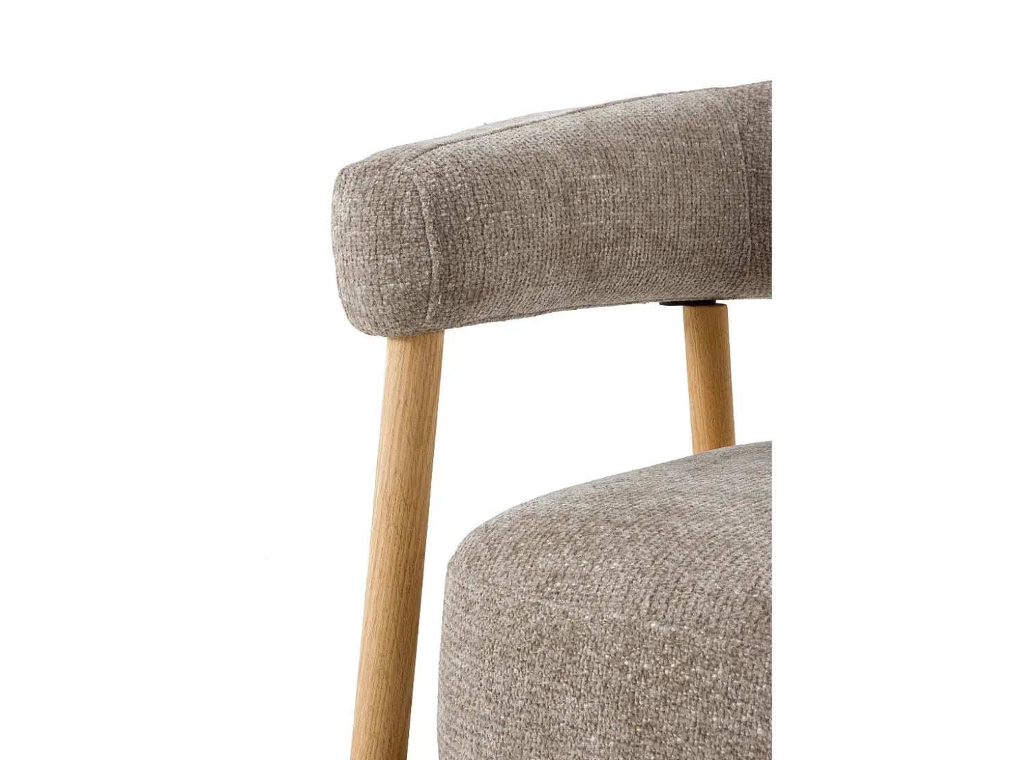 Sillón de madera de roble tapizado en topo