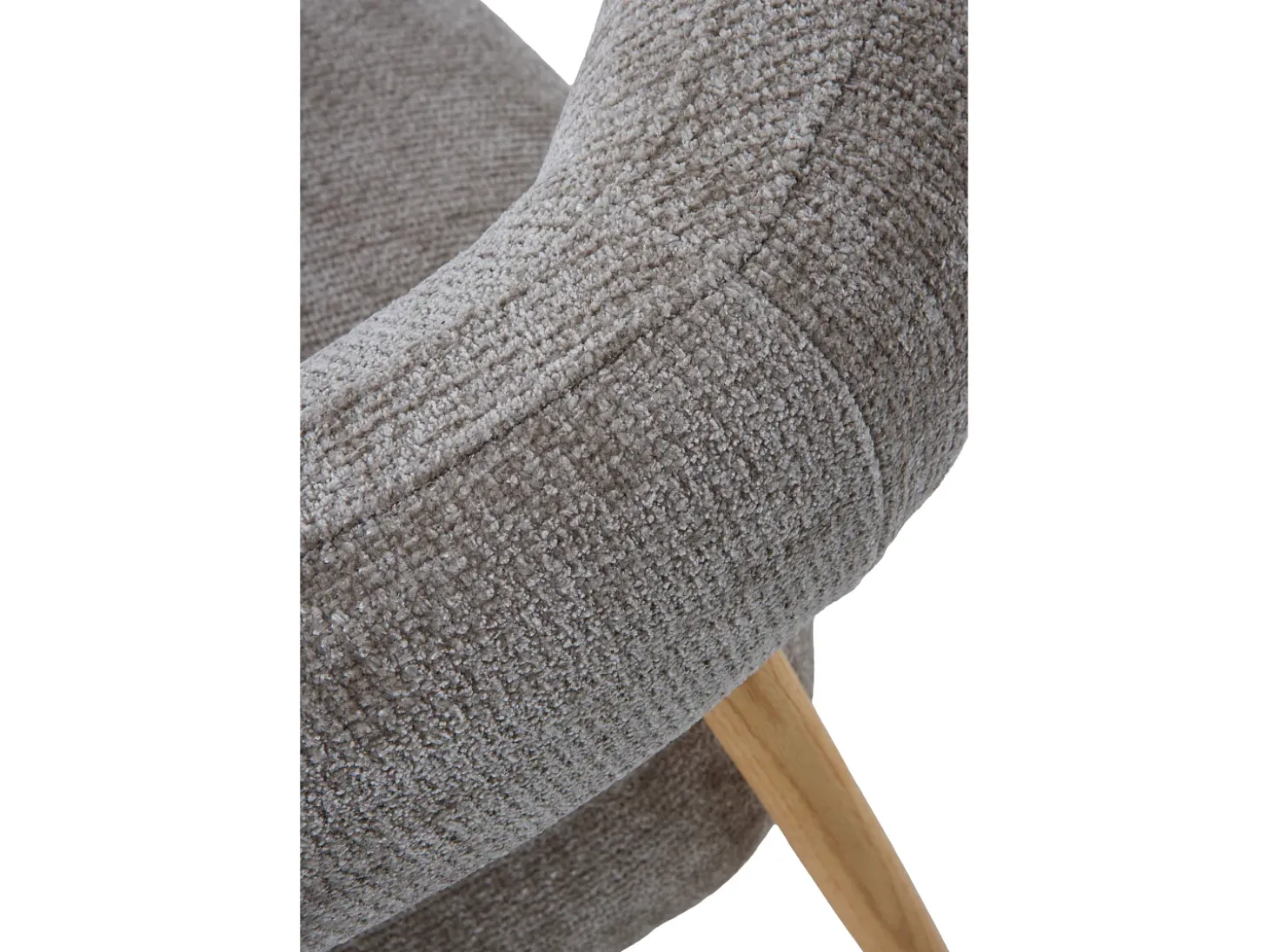 Sillón de madera de roble tapizado en topo