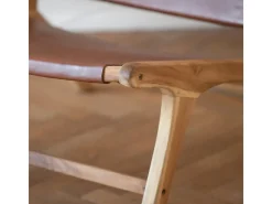 Sillón de teca y cuero marrón liso - Kuna