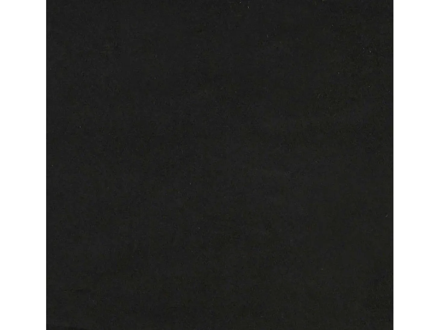 Sillón de terciopelo negro