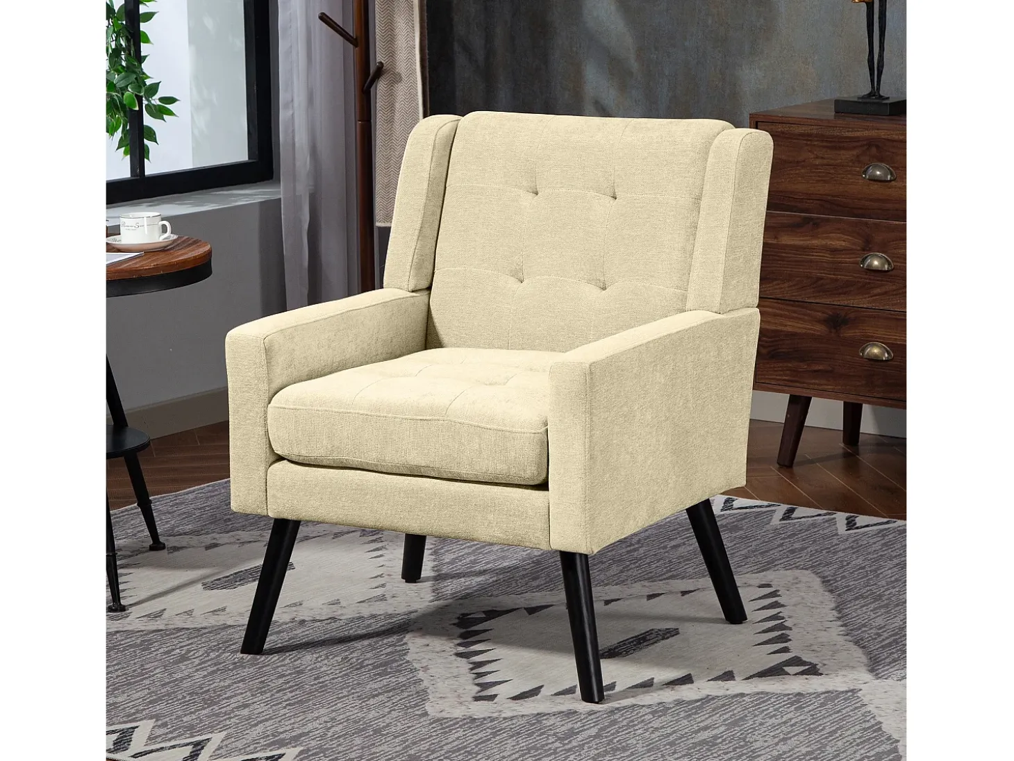 Sillón en tejido de lino beige con patas de madera