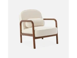 Sillón escandinavo de madera de hevea en tejido borreguito crema