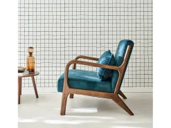 Sillón escandinavo de terciopelo y madera de hevea azul