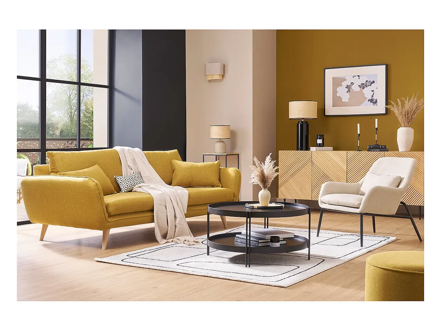 Sillón moderno de tejido efecto aterciopelado beige y metal negro MAXINE