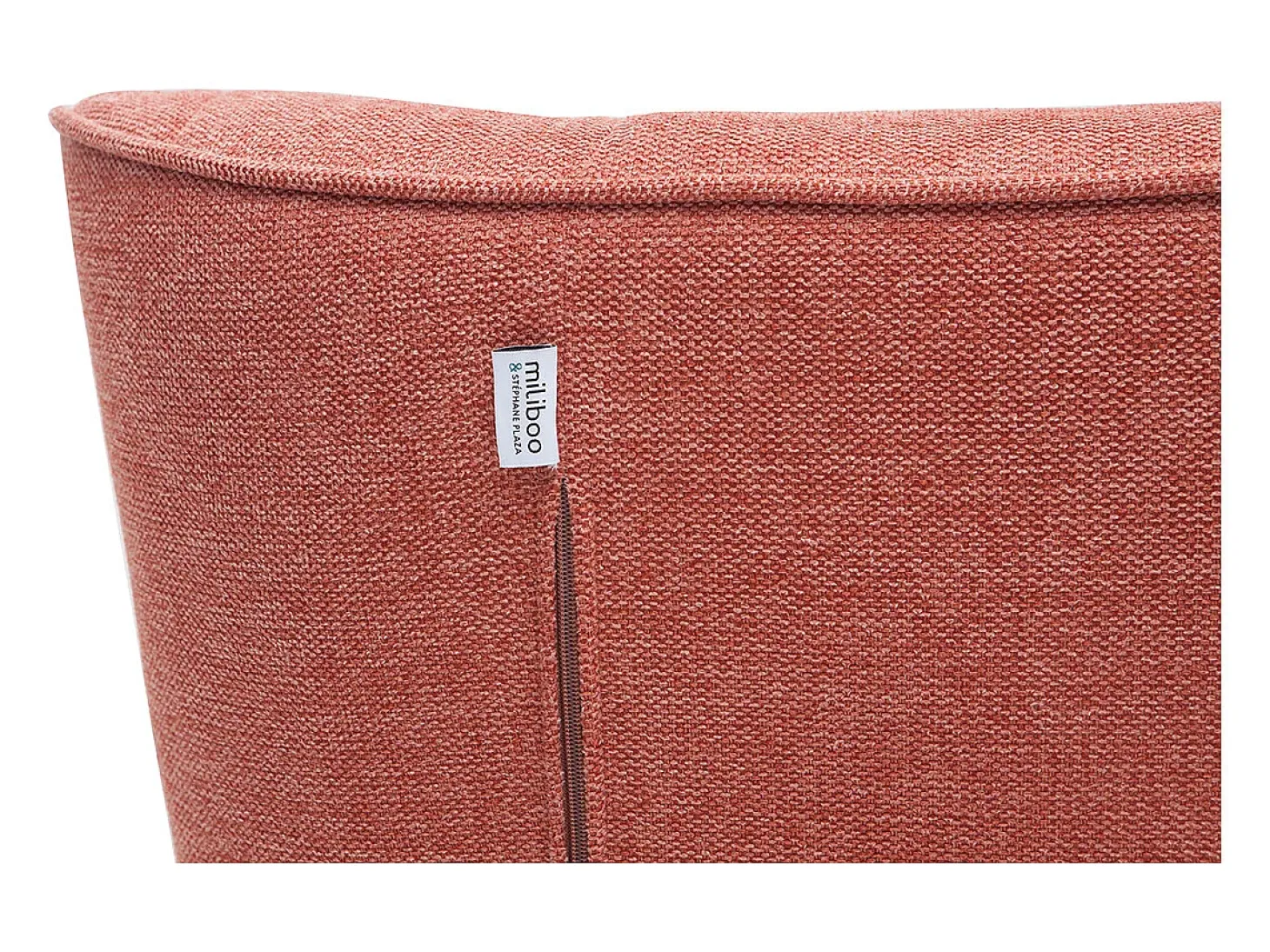 Sillón nórdico efecto terciopelo terracota y madera AVERY