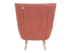 Sillón nórdico efecto terciopelo terracota y madera AVERY