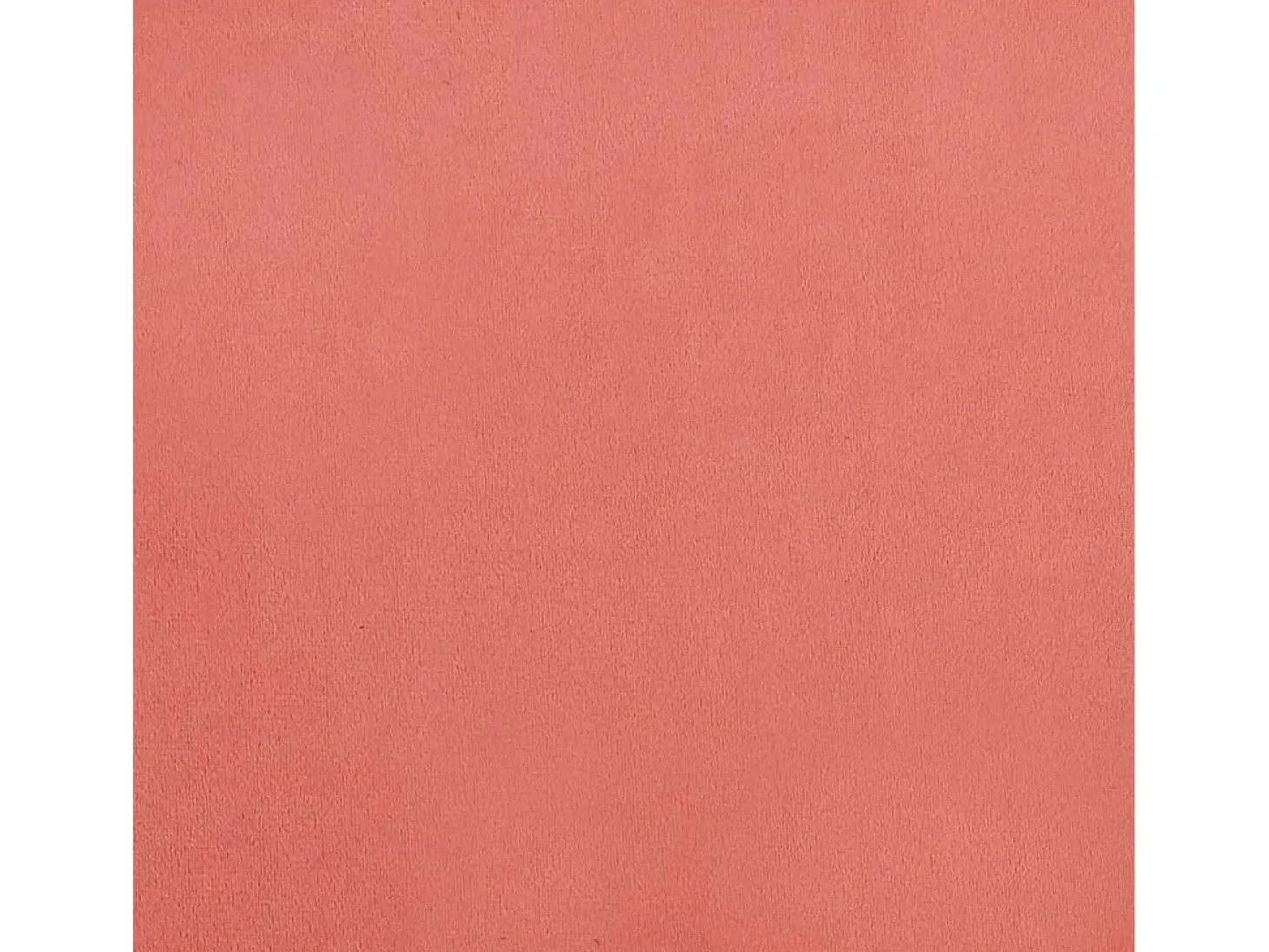 Sillón orejero y taburete de terciopelo rosa