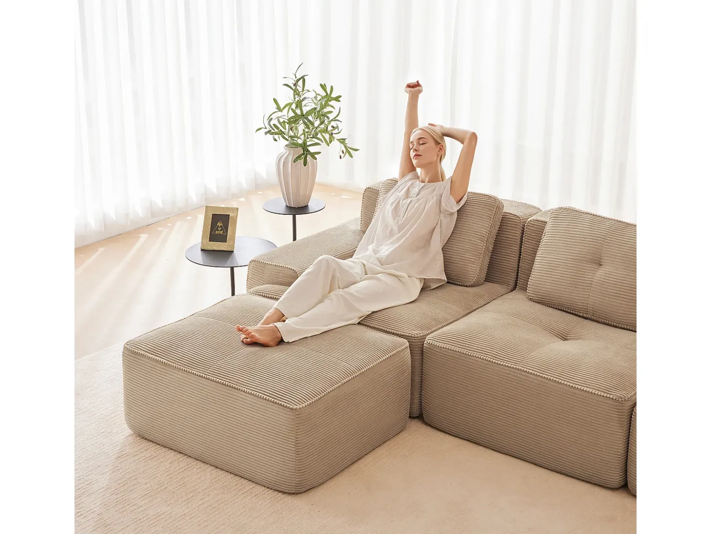 Sofá 3 plazas Esquina Modular en Pana, con otomana y 3 cojines, 293x177x69cm, Beige