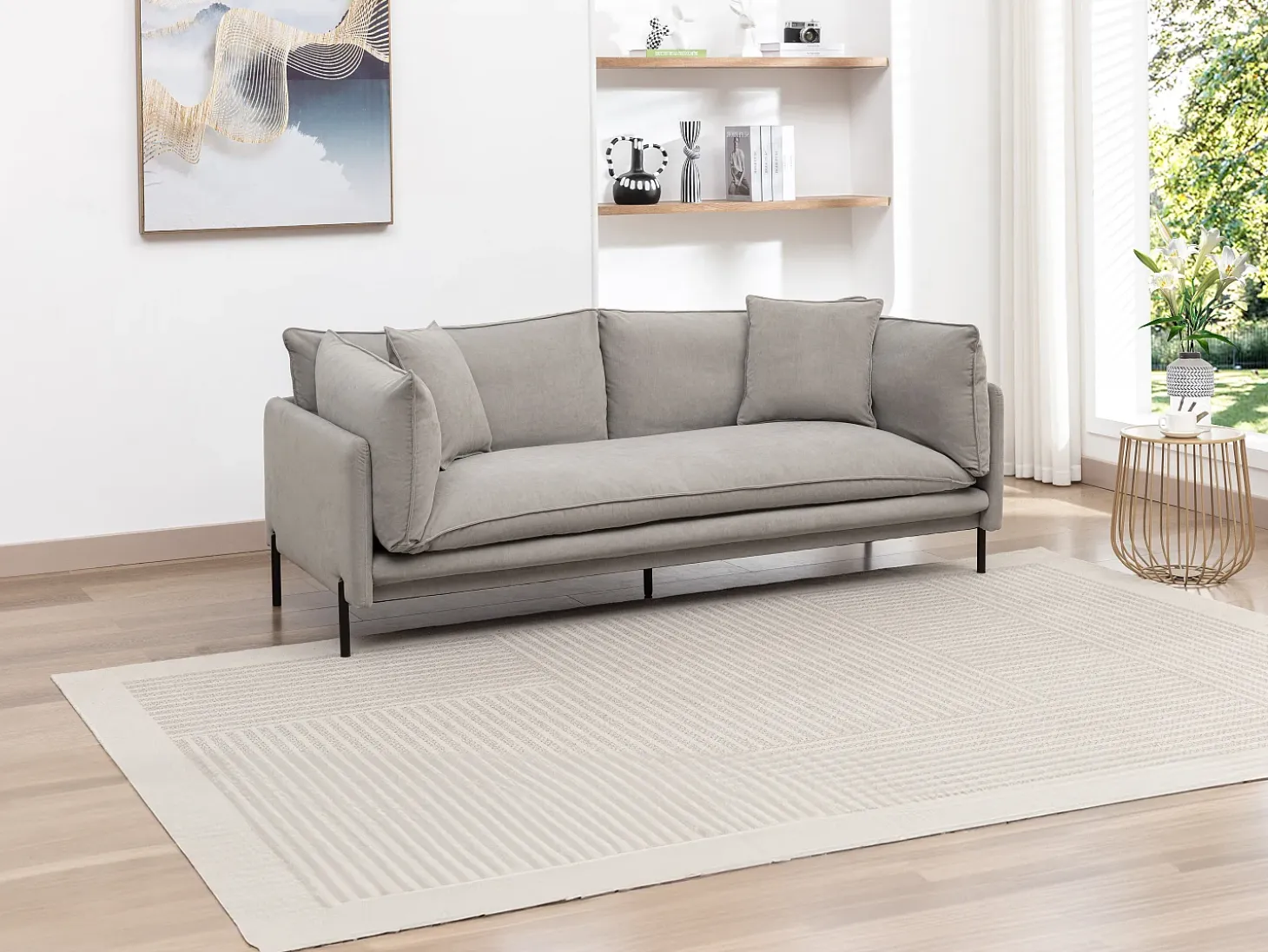 Sofá de 3 plazas de tela color gris. Asiento de plumas. CORFINO