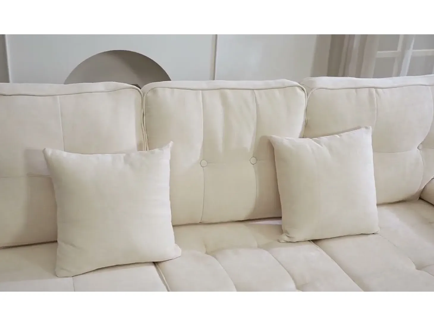 Sofá de esquina en L 3 plazas - con 2 cojines - Pouf removible - Tela chenille - Beige