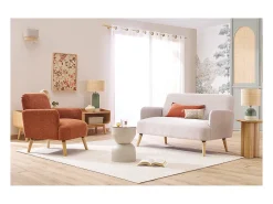 Sofá nórdico 2 plazas de tejido efecto aterciopelado texturizado beige y madera clara ISKO