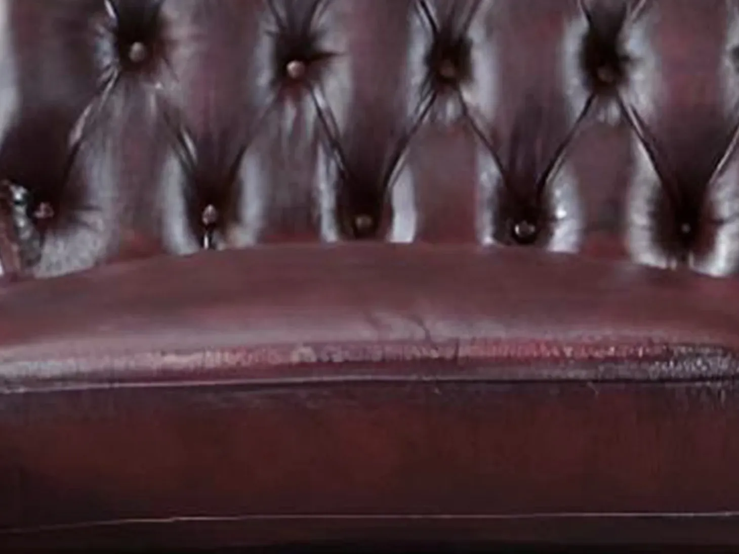 Sofá rinconera derecha chesterfield 100% piel cherry BRENTON