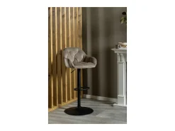 Taburete de bar Brooke giratorio de terciopelo en color beige.