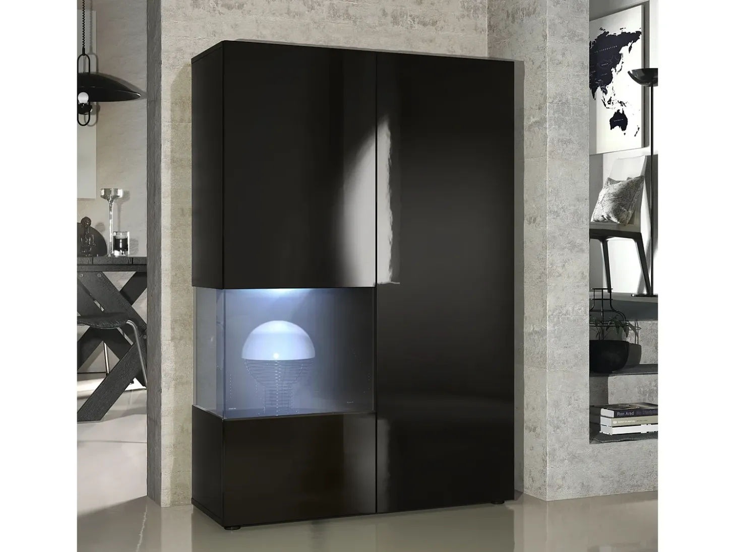 Vitrina Cómoda Morena, cuerpo en negro mate/ puerta derecha e inserción en negro de alto brillo con iluminación LED